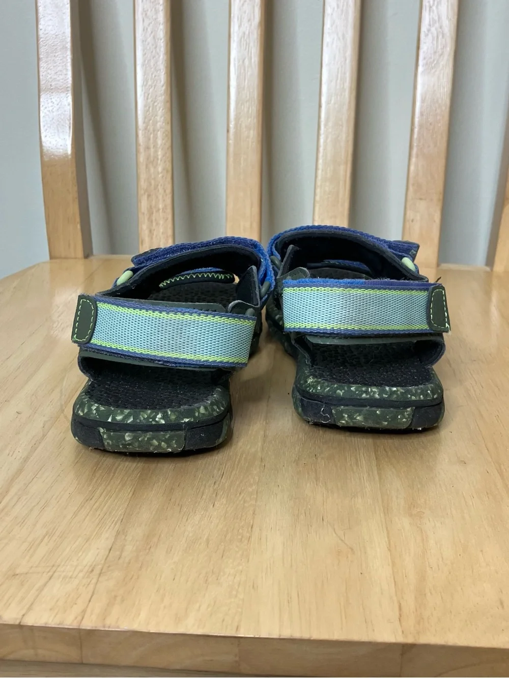 Wonder Nation boys Velcro strap sandals size 1 youth